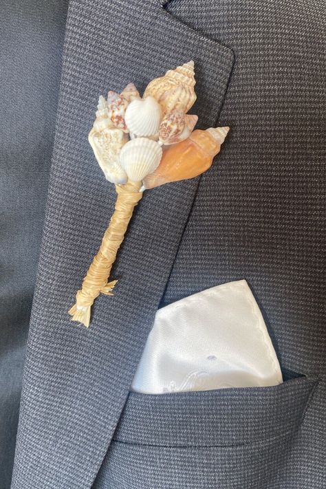 Mens Wedding Ring Shell, Shotgun Shell Boutineer, Coastal Wedding Boutonniere, Sea Shell Bouquet, Shell Boutonniere, Groomsman Boutonniere, Groom's Boutonniere, Mini Bouquet, Groomsmen Boutonniere