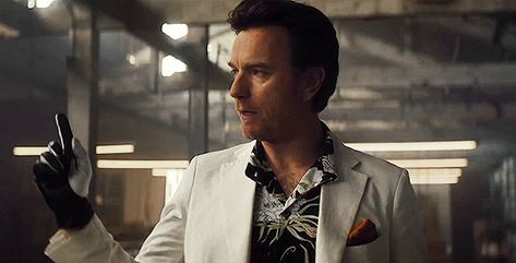 Ewan Mcgregor Birds Of Prey, Roman Sionis Ewan Mcgregor, Ewan Mcgregor Gif, Roman Sionis, Ewan Mcgregor Obi Wan, Male Faceclaims, Luke Leia, Doctor Sleep, Dan Brown