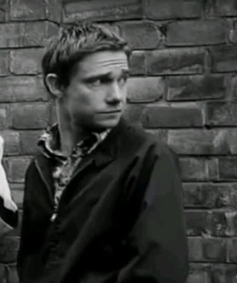 Martin Freeman in I Just Want to Kiss You 1998 Martin Freeman Wallpaper, Martin Freeman Kiss, Sherlock Holmes John Watson, Simon Pegg, Sherlock 3, Bbc Sherlock, John Watson, Johnlock, Martin Freeman