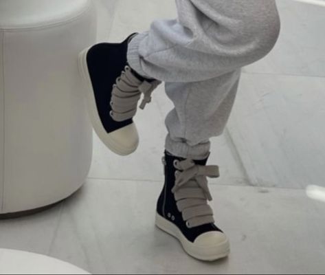 Rick Owens Jumbo Lace Outfit, Thick Laces Sneakers, Jordan Shoes Retro, Pretty Shoes Sneakers, Lace Outfit, Cute Nike Shoes, Cute Nikes, Fresh Shoes, Shoe Inspiration