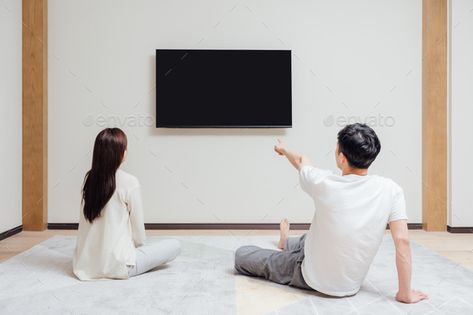 Couple Watching Tv, Graphic Design Portfolio Inspiration, Tv Watching, Blank Screen, Television Advertising, Couple Watch, Tv Screen, Technology Wallpaper, Family Movie