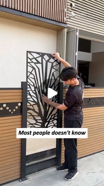 86K views · 2.5K likes | Kuai WPC  Factory on Instagram: "How to build a nice looking Garden?
Use Aluminium post+Wood Composite Fence Panel make Garden Fence nice looking
Follow me@kuai.22
Email:susan@greenzone.hk
WhatsApp：+86 18126673352
#wallpanel#wallcladding#wpcwallpanel#wpcfence #gardenfence #fence #fencedesign #fencebuilding #fenceinstallation #fencepost #fenceideas #fencecompany #woodfence #fence #fencecontractor #privacyfence#kuai#wpc#kuai" Small House Exteriors, Wooden House Design, Composite Fence, Bedroom Barndominium, Floor Plan 4 Bedroom, Building A Fence, Farmhouse Barndominium, Closet Remodel, Wood Composite