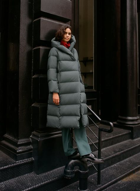 Aritzia The Duvet Coat Blanket Coats, Duvet Coat, Latest Winter Fashion, Puffer Jacket Style, Chic Outerwear, Long Puffer Jacket, Cozy Wrap, Blanket Coat, Winter Attire