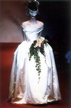 vivienne westwood Vivienne Westwood Wedding, Punk Fashion, Vivienne Westwood, Couture Fashion, White Wedding, Bridal Style, Runway Fashion, Headpiece, Wedding Gowns