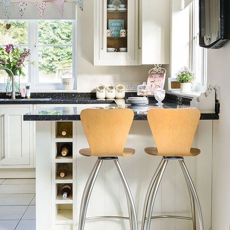 Cream and granite kitchen breakfast bar | Kitchen decorating | Style at Home | Housetohome.co.uk Breakfast Bar Small Kitchen, Kitchen Breakfast Bars, Bar Wine Rack, Small Kitchen Tiles, Bar Small Kitchen, Breakfast Counter, Kitchen Breakfast Bar, Kitchen Wine Rack, Food Healthy Breakfast