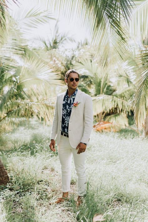 Groom in a cream linen suit and tropical print shirt. See our 12 Stylish Grooms to Copy for your wedding day post now on the blog | Image by Naomi Levit Photography Small Private Wedding, Navy Groom, Cream Suit, Tropical Print Shirt, Neutral Wedding Colors, Maui Wedding, Hawaiian Wedding, Maui Weddings, Groom Outfit