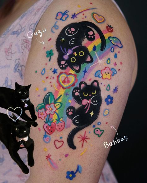 🌈𝘾𝙖𝙩˚₊·♥´ | 𝑮𝒖𝒈𝒖˚₊·♥𝑩𝒂𝒃𝒃𝒂𝒔 #catstattoo Thank you for getting your wonderful first tattoo from me! | Instagram Cats Being Cats, Tattoo Ideas Cats, Cute Tattoo Sleeve, Colorful Cat Tattoo, Cute First Tattoo Ideas, Tattoo Artists Aesthetic, Mlp Tattoo, Kawaii Tattoo Ideas, Tattoo Symbols And Meanings