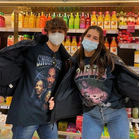 Brother Sister Photos, Teen Aesthetic, Sisters Goals, Siblings Goals, Sibling Photos, Sister Pictures, Couple Fits, Brother And Sister Love, Metal Family