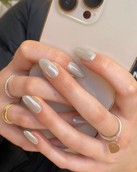 Elegant Nails Gray, Shiny Gray Nails, Glazed Donut Nails, Donut Nails, Long Wear Nail Polish, Elegant Manicure, Chocolate Glazed Donuts, Nails Trend, Nails Inspired