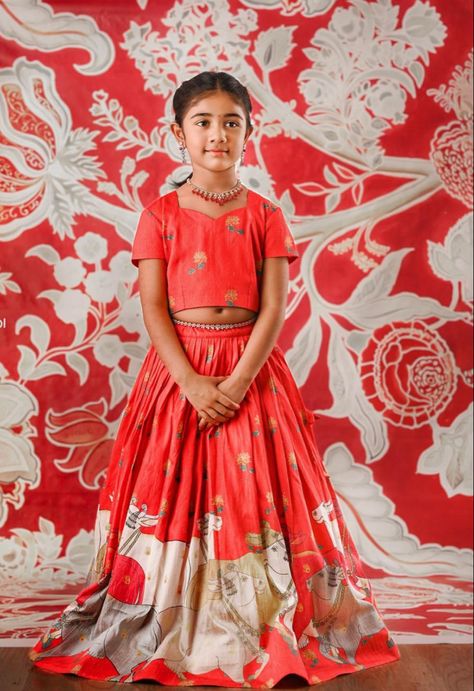 Allu Arha, Simple Frock Design, Simple Frocks, Indian Bride Outfits, Kids Designer Dresses, Party Wear Indian Dresses, Fancy Blouses, Fancy Blouse Designs