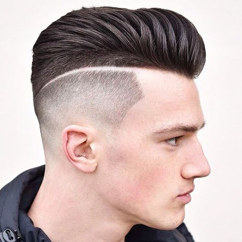 Skin Fade Pompadour New Mens Haircuts, Widows Peak Hairstyles, Modern Mens Haircuts, Hairstyles For Teenage Guys, Mens Modern Hairstyles, Comb Over Fade, Pompadour Haircut, Pompadour Fade, Modern Pompadour