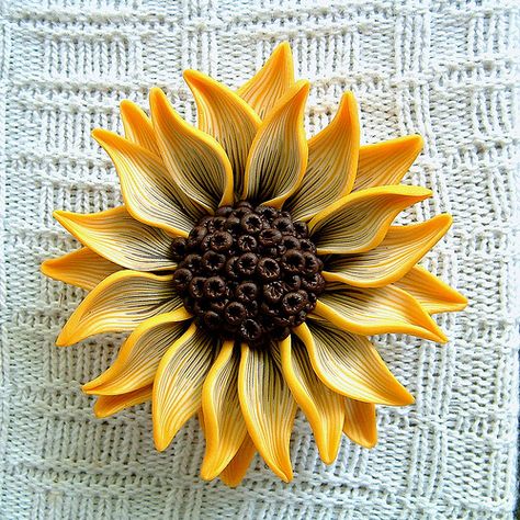 #3 Sunflower Clay Sunflower, Ceramic Sunflower, Pottery Sun, Pottery Flowers, Ceramic Sculpture Figurative, Polymer Flowers, Art Studio Organization, Pottery Handbuilding, Clay Crafts Air Dry