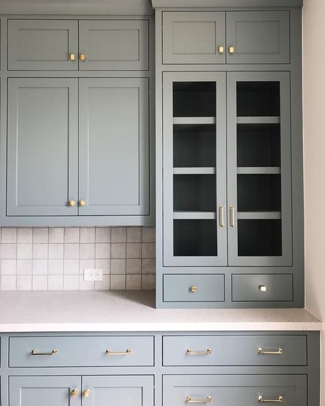 Blue Cabinetry, Mindy Gayer Design, Kitchen Cabinet Trends, Cabinet With Drawers, Zellige Tiles, Kitchen Refresh, Zellige Tile, Kitchen Farmhouse, Kitchen Cabinet Colors