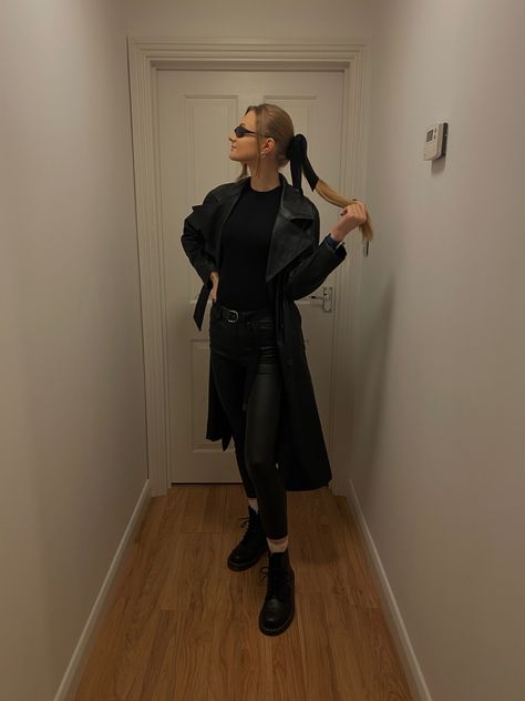 Neo Matrix Costume, Matrix Costume Women, Trinity Matrix Costume, Matrix Halloween, Matrix Costume, Neo Matrix, Cyberpunk Vibes, Halloween Things, Halloween Clothes