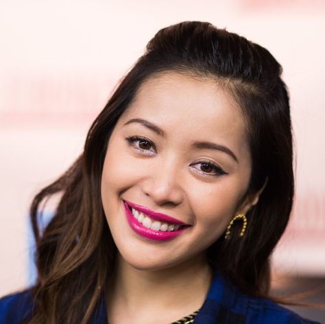 Michelle Phan Signs Copies Of Her Book "Make Up" Michelle Pham, Michelle Phan, Beauty Vlogger, American Video, Make Millions, Youtube Stars, Beauty Guru, Beauty Tutorials, Real Girls