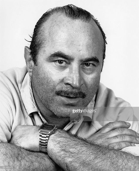 Mr. Bob Hoskins The Long Good Friday, Bob Hoskins, Roger Rabbit, Family Circle, Character Actor, Tough Guy, Favorite Actors, British Actors, Music Star