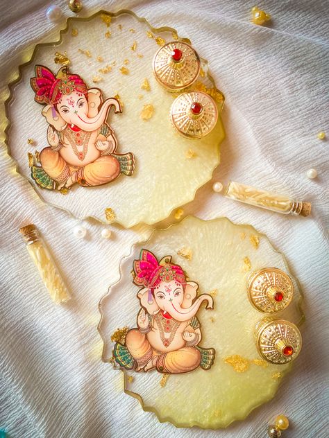 Ganesha Resin Art, Coster Resin Ideas, Rakhi Thali Resin, Resin Rakhi Platter, Resin Tilak Thali, Resin Pooja Plate, Resin Art Tray Designs, Diwali Handmade Gifts, Resin Art Pooja Thali