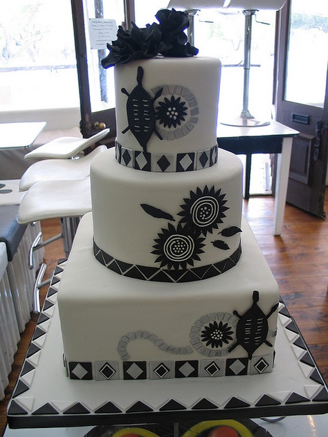 black wedding cake | Black & white African Traditional wedding cake in delicious chocolate ... Zulu Traditional Wedding Cakes, Lobola Outfits, African Wedding Cakes, Zulu Traditional Wedding, African Cake, Ivy Wedding, Zulu Wedding, Black And White Wedding Cake, Incredible Cakes