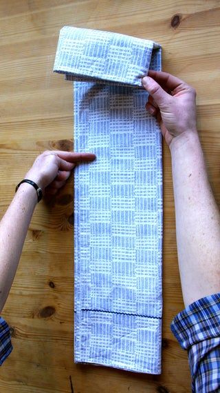 Sheet Folding Into Pillowcase, How To Fold Pillow Cases Pillowcases, Pillowcase Organization, Pillow Case Folding Hacks, How To Fold A Pillow Case, Folding Pillow Cases, How To Fold Sheets Into Pillow Case, How To Fold Pillow Cases, Fold Pillow Case