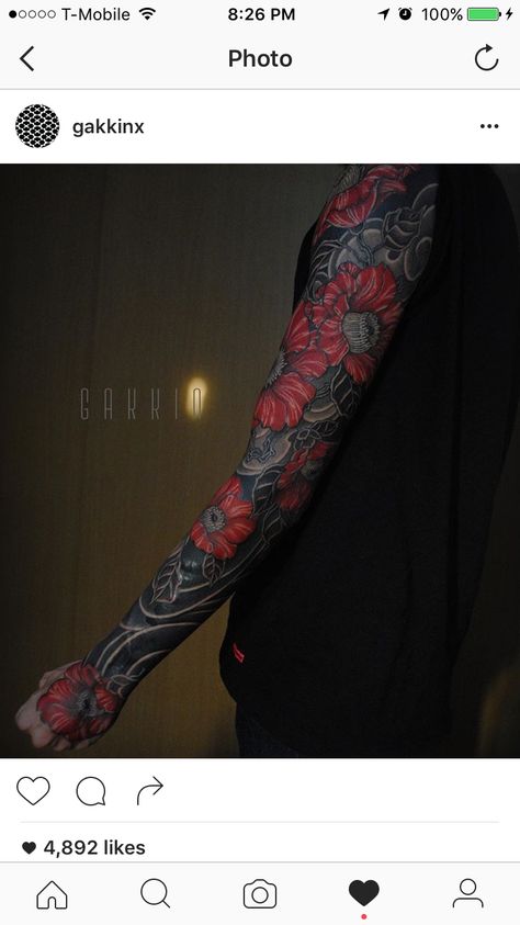 Tattoo Japonais, Tattoos Pinterest, Japanese Flower Tattoo, Solid Black Tattoo, Neotraditional Tattoo, Full Arm Tattoos, Muster Tattoos, Geniale Tattoos, Japanese Sleeve Tattoos