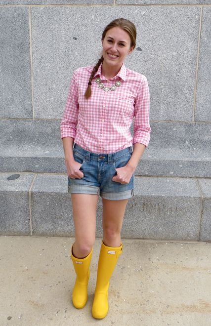 Yellow Hunter Boots Outfit, Yellow Hunter Boots, Rainboots Outfit, Hunter Outfit, Boots Outfits, Petting Zoo, Wellies Boots, Gingham Shirt, Cat Hair