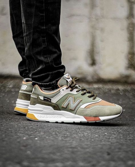 New Balance 997H New Balance 997h, Kicks Shoes, Sneaker Lovers, Fashion Aesthetics, Facebook Messenger, New Balance Sneakers, Shoe Show, Green Shoes, Sneakers Men Fashion