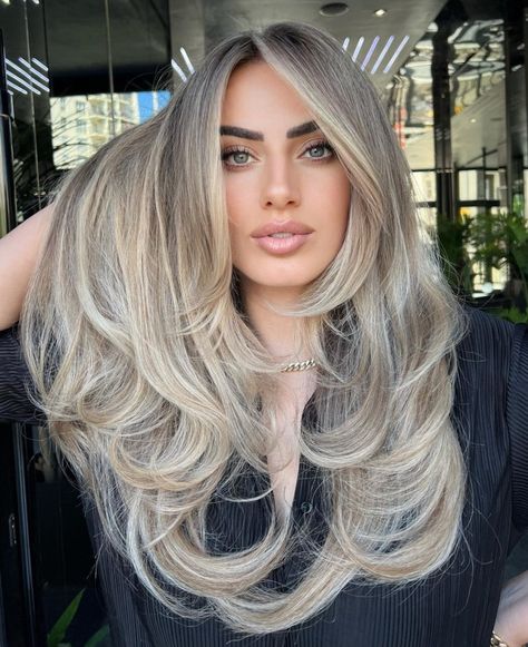 Dirty Blonde Balayage for Brown Hair Ash Blonde Hair Color Ideas, Ash Blonde Hair Dye, Ash Blonde Hair Color, Dark Strawberry Blonde, Tan Skin Blonde Hair, Ash Blonde Hair Colour, Icy Blonde Hair, Ash Blonde Highlights, Ash Blonde Balayage