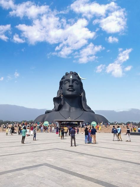 Isha adiyogi is located in coimbatore and is a famous place in India.. It has a lot of visitors every single day. The adiyogi statue seems to be huge high.. Manifest Baby, Dialogue Images, Adiyogi Shiva, Shiva Meditation, Simpson Art, Bart Simpson Art, Lord Shiv, Mahadev Ji, Space Art Gallery