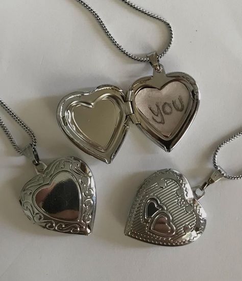 ♡𝐡𝐚𝐩𝐩𝐢𝐡𝐞𝐚𝐫𝐭𝐬☻ by 𝘼 <3 on Instagram: “photo lockets 💌🎞 these are so cute, perfect for gifting or for urself. swipe to see all available designs! they are openable so i can also…” Photo Locket, Locket, Dog Tag Necklace, So Cute, I Can, Instagram Photo, Canning, On Instagram, Gifts