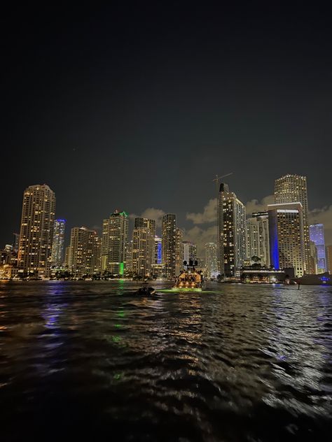 Miami Downtown, View At Night, Miami Skyline, Miami Night, Miami City, Night Skyline, Miami Life, Downtown Miami, Quiet Beach