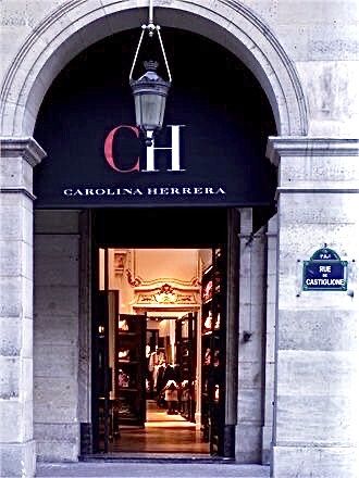 Carolina Herrera in Paris - Vogue.it Carolina Herrera Aesthetic, House Decor Ideas, Best Clothing Brands, Aesthetic Stores, Shop Windows, Paris Shopping, Closet Designs, Fashion Event, American Design