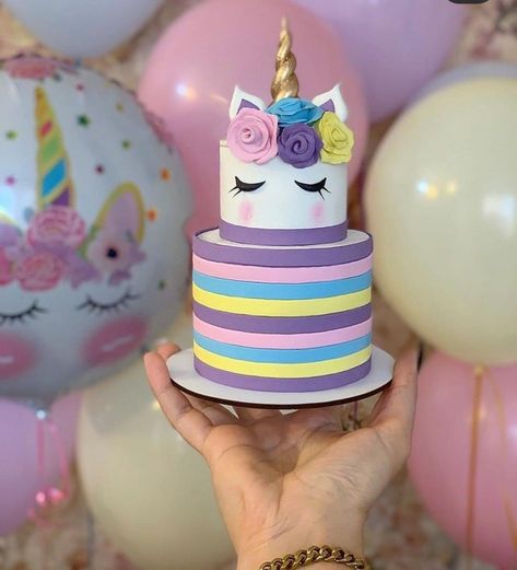 Pastel Mini, Cake Structure, Mini Torte, Tall Cakes, Mini Tortillas, Happy Birthday Posters, Mini Cakes Birthday, Cake Decorating Videos, Cake Decorating Designs