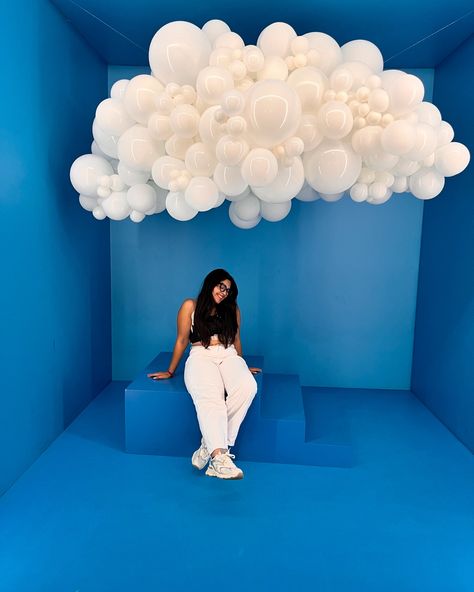 Álbum: balloon museum☁️🎈 Ballon Museum, Balloon Museum, Selfie Museum, Event Booth Design, Stand Feria, Event Booth, Booth Design, Picture Ideas, The Dreamers