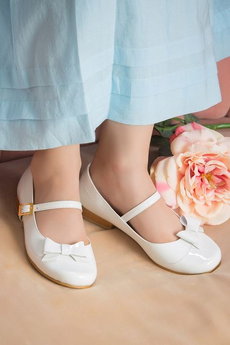 First Communion Shoes For Girl, Church Shoes, Communion Shoes, First Communion Shoes, Silver Dress Shoes, White Shoes For Girls, Church's Shoes, White Dress Shoes, High Fashion Dresses