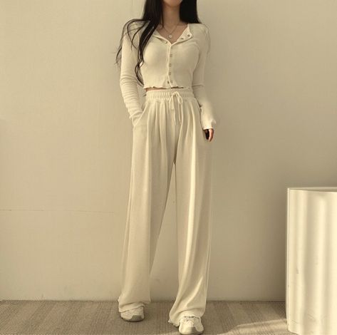 House Clothes Comfy Korean, Cute Pijamas Korea, Korean Casual Home Outfit, Korean Home Outfit, Night Clothes Women, Lounge Wear Korean, Korean Home Clothes, Korean Loungewear, Korean Home Wear