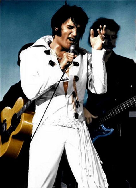 ELVIS THAT'S THE WAY IT IS 1970 Elvis 1970, Elvis Presley Concerts, Elvis Jumpsuits, Elvis Presley Photos, George Jones, Hank Williams, Rock N’roll, Lil Wayne, Country Songs