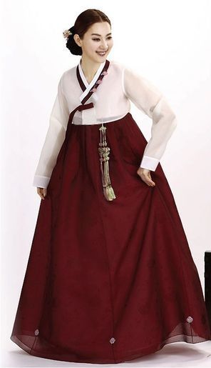 Red Red Hanbok, Hanbok Men, Korean Fashion Grunge, Traditional Korean Clothing, Korean Fashion Teen, Soul Fashion, Korean Fashion Skirt, Korean Fashion Work, Party Dress Inspiration