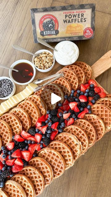 Samantha Bauchmann | BUILD YOUR OWN WAFFLE BAR with @kodiakcakes // making these last few weeks of summer so memorable with a breakfast so waffley sweet 🧇❤️🙌🏼... | Instagram Waffles Bar Ideas, Waffle Brunch Party, Waffle Board Ideas, Waffle Charcuterie Board Ideas, Waffle Brunch Ideas, Waffle Buffet, Waffle Bar Ideas, Samantha Bauchmann, Waffle Stack