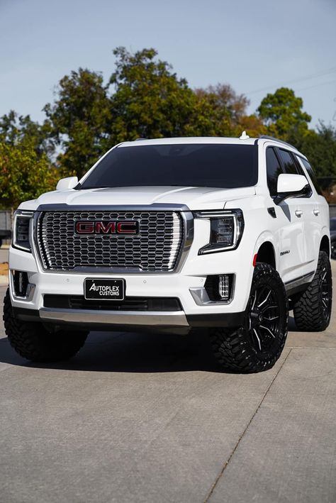 Yukon Denali Lifted, 2023 Chevy Tahoe, 2023 Gmc Yukon Denali, 2023 Gmc Yukon, Mom Cars, Denali Truck, Chevy Trucks Silverado, Badass Jeep, Bmw Scrambler