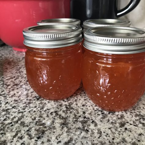 This homemade apple jelly recipe is easy to prepare and delicious with five simple ingredients. Serve on a thick piece of bread for a sweet treat. Apple Jelly Recipe, Jalapeno Jelly Recipes, Pear Jam, Apple Jelly, Fruity Treats, Apple Jam, Jelly Recipe, Jam And Jelly, Cooked Apples