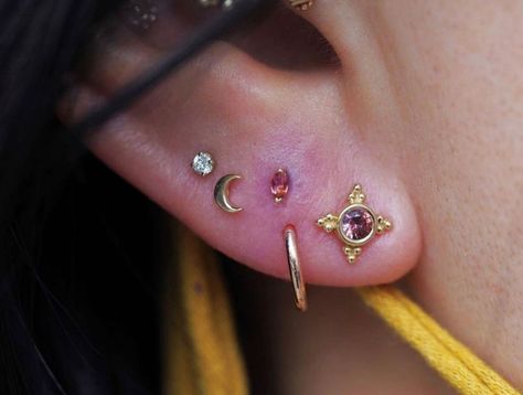 Constellation Piercings, Ear Peircings, Cool Ear Piercings, Pretty Ear Piercings, Cool Piercings, Ear Style, Dope Jewelry, Funky Jewelry, Stacked Jewelry