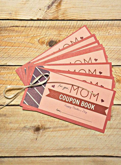 Free printable Mother's Day coupon book, the perfect gift for Mom to give her the day off! Mom Coupon Book, Printable Vouchers, Mothers Day Book, Mother's Day Coupons, Mom Coupons, Mother's Day Printables, Mom In Law, Homemade Mothers Day Gifts, Dyi Gifts