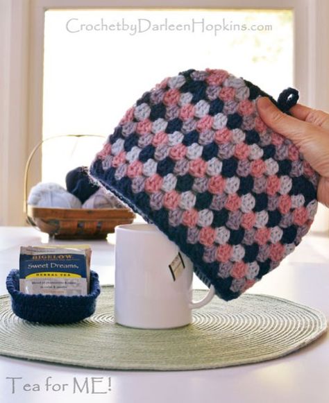 Diy Tea Cosy, Tea Cozy Tutorial, Tea Cozy Crochet Pattern, Easy Liner, Tea Cosy Crochet, Mug Cozy Pattern, Tea Cosy Pattern, Tea Cosy Knitting Pattern, Tea Cozy Pattern