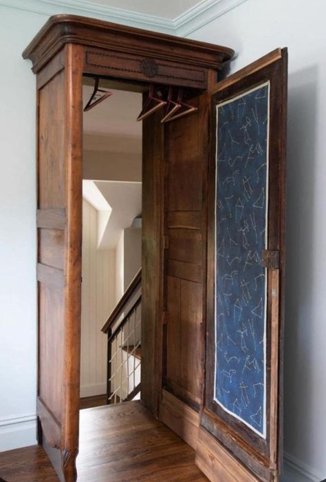 Door Makeover Diy, Moody Decor, Hidden Spaces, Living Roofs, Hidden Rooms, I Like That, Old Dressers, Secret Rooms, Wardrobe Doors