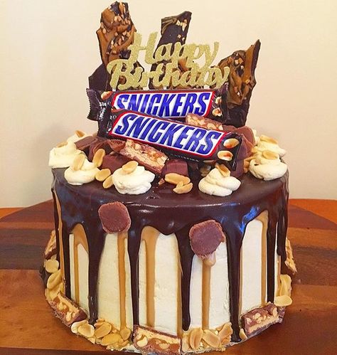 Freddy Cake, Snicker Cake, Infused Cupcakes, Snickers Cake, Food Work, Designer Cakes, Candy Cakes, Cake Inspo, Easy Cupcakes