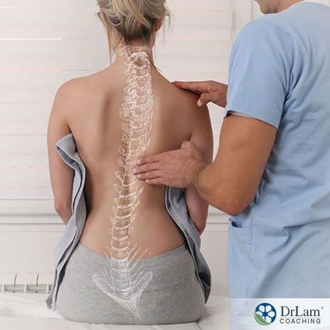 Scoliosis can be a debilitating and painful condition. If you have scoliosis, you may suffer from constant discomfort and back pain, because your spine has a slight curve sideways and the disks put pressure on each other. Additionally, due to this discomfort, you will also have high levels of stress and inflammation in your body. Bolesti Chrbta, Chiropractic Clinic, Chiropractic Adjustment, Spine Surgery, Sport Lifestyle, Chiropractic Care, Posture Correction, Bodybuilding Training, Good Posture