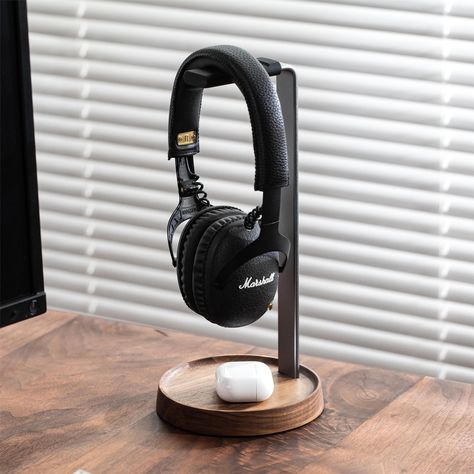 The storage base better saves your desk space, and the headphone stand fits most headphones with a headband width of 2.4 inches or less and a headphone height of 10.2 inches or less.👏 #headphone #headphonestand #woodheadphones #wood #walnut #woodprojects #wooden #storage #desktop Headphone Stand Ideas, Wood Headphones, Organization Office, Headphone Stand, Desk Organization Office, Headphone Stands, Desk Space, Studio Setup, Wooden Storage