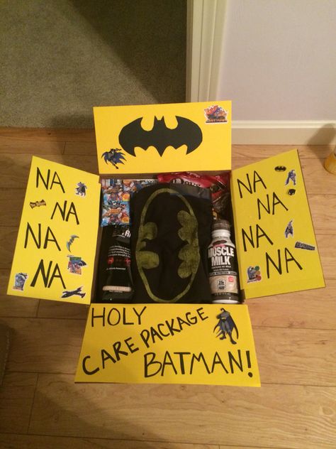 Batman care package Batman Valentines Basket, Gifts For Batman Lovers, Batman Presents For Him, Batman Box Gift, Batman Proposal, Batman Valentine Ideas, Batman Themed Gifts For Boyfriend, Batman Basket For Bf, Batman Boyfriend Gifts