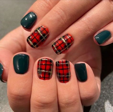 Diy Plaid Nails, Trendy Summer Nails 2023, Christmas Nails Designs, Plaid Nail Designs, Plaid Nail Art, Trendy Summer Nails, Summer Nails 2023, Plaid Nails, Christmas Gel Nails