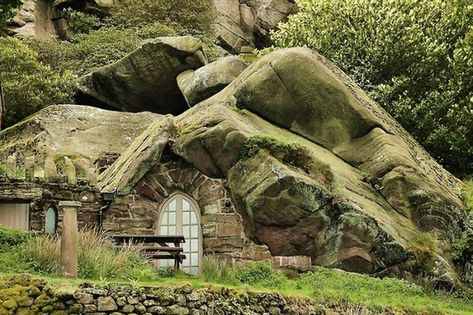 Staffordshire Place Rock Cottage, Cottages England, Rock House, Earth Sheltered, England Homes, Underground Homes, Cave House, Unusual Homes, Hobbit House